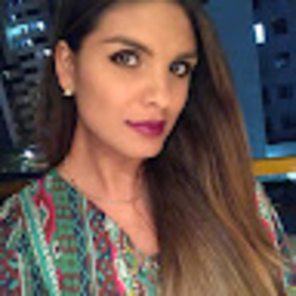 Profile Picture of Nathália Fonseca (@nathfonsecas) on Poshmark