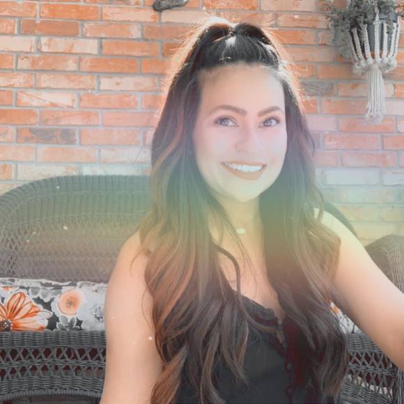 Profile Picture of Shelby Alvarez (@msalvarez0414) on Poshmark