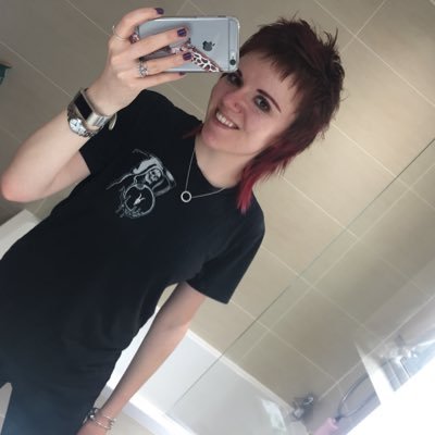 Profile Picture of Hardwired_Chloe (@LittleMissMosha) on Twitter