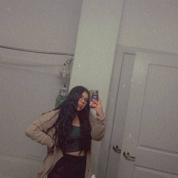 Profile Picture of Alex Atkinson (@alexjolley) on Poshmark