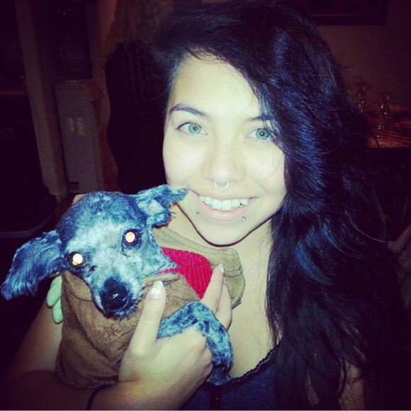 Profile Picture of Alison Guerrero (@13fanji) on Poshmark