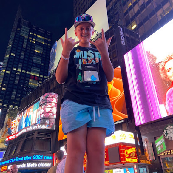 Profile Picture of Noah Quinn (@noahq1937) on Poshmark