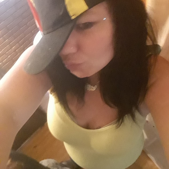 Profile Picture of Joanne Deriancho (@jgangsta0707) on Poshmark