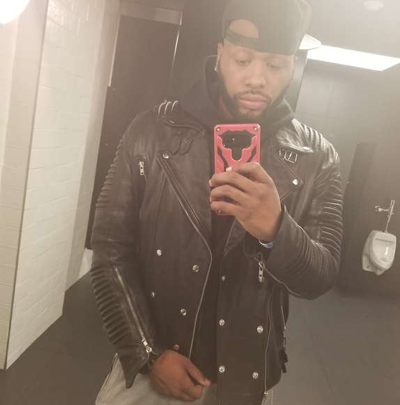 Profile Picture of Steven Pearson (@sip0390) on Poshmark