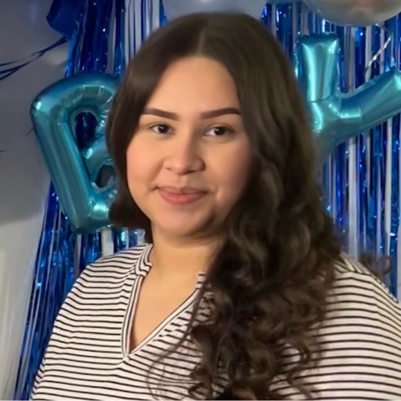 Profile Picture of Juana Aguilar (@beattriizz) on Poshmark