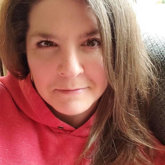 Profile Picture of Christy Wagnon hanna craig (@christycraig73) on Poshmark