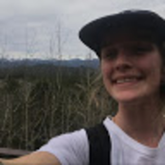 Profile Picture of Kaylee Westerhuis (@kwesterhuis) on Poshmark