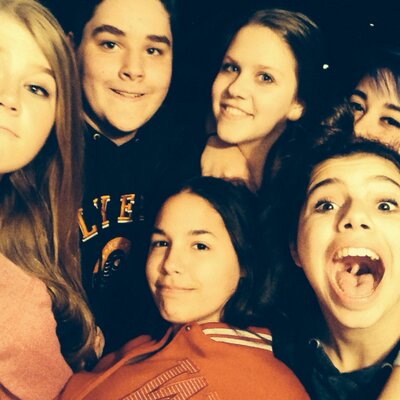 Profile Picture of Ava (@avasuzetth) on Twitter