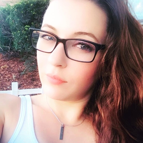 Profile Picture of Colleen Morrissey (@nauticalkiss) on Poshmark
