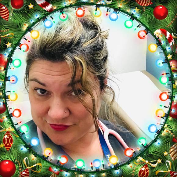 Profile Picture of Angie Grimshaw (@foxyeyez) on Poshmark