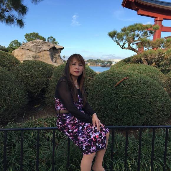 Profile Picture of Hue Nguyen (@huenguyen63) on Poshmark