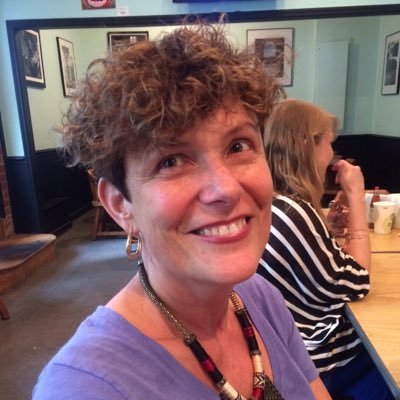 Profile Picture of Elizabeth Shearer (@cobracity) on Twitter