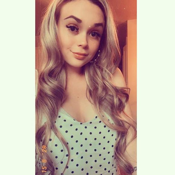Profile Picture of Danielle Harper (@danielleharp289) on Poshmark