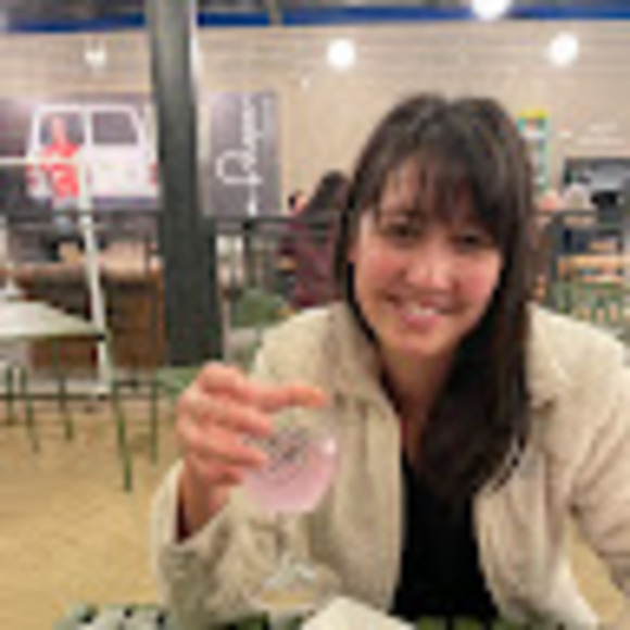 Profile Picture of Tessa Ziser (@tessaziser) on Poshmark