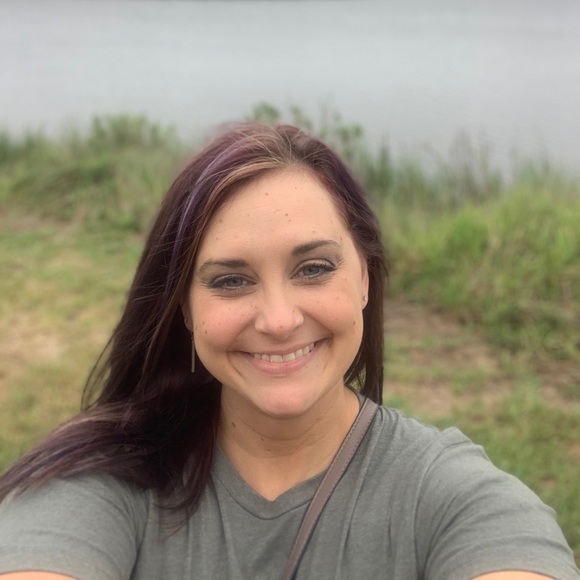 Profile Picture of Becky Gregory (@19nursing84) on Poshmark