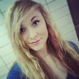 Profile Picture of Lindy Lou (@oohlalalinda) on Myspace