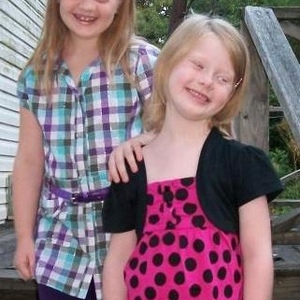 Laura Robinson - Myspace Profile Picture of Laura Robinson (@laurarobinson82) on Myspace