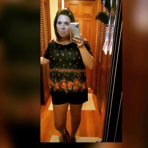 Janine Diluzio - Poshmark Profile Picture of Janine Diluzio (@jneaners) on Poshmark