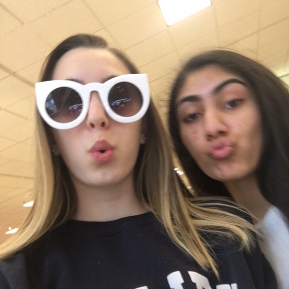 Profile Picture of Danielle Wilburn (@danielle_wilb) on Poshmark