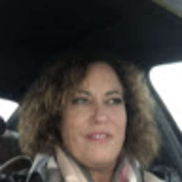 Profile Picture of Sarah Andrews (@sandrews8437) on Poshmark