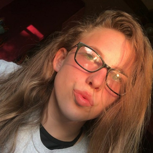 Profile Picture of Hannah Horton (@hannahh37101) on Poshmark