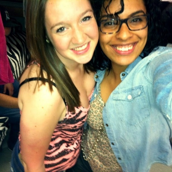 Profile Picture of Caitlin Simon (@simonnxsays) on Poshmark