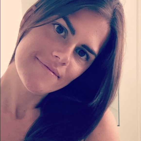 Profile Picture of Kelly Baykowski (@muelleke) on Poshmark