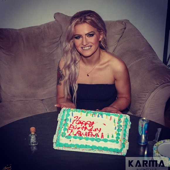 Profile Picture of Laura Dimitroff (@lauraleadimi) on Poshmark