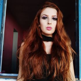 Profile Picture of Simone | Vlog Days (@sisifacinisantos) on Pinterest