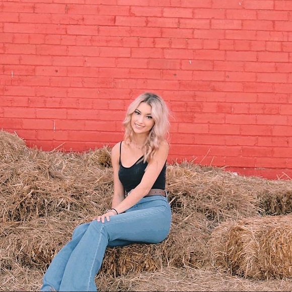 Profile Picture of Trinity Blair (@trinityblair722) on Poshmark