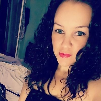 Profile Picture of Amanda Alvarez (@bigblueyes76) on Twitter
