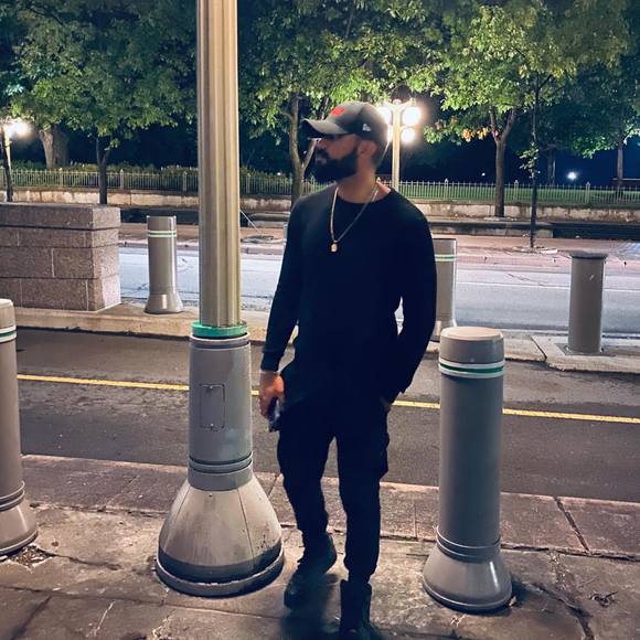 Profile Picture of Issam Hamdaoui (@issamhamdaoui) on Poshmark