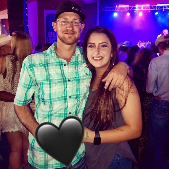 Profile Picture of Carlye Rodenbeck (@carlselizabeth) on Poshmark