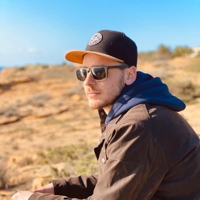 Profile Picture of Hollister.Co (@@Ben_Hollisterr) on Twitter