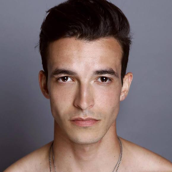 Profile Picture of Bryan Pearn (@pearb023) on Poshmark