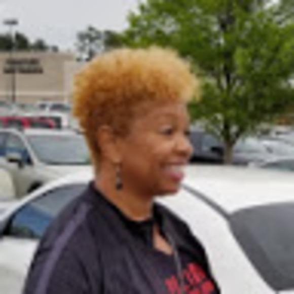 Profile Picture of Beverly Hines (@bshines58) on Poshmark