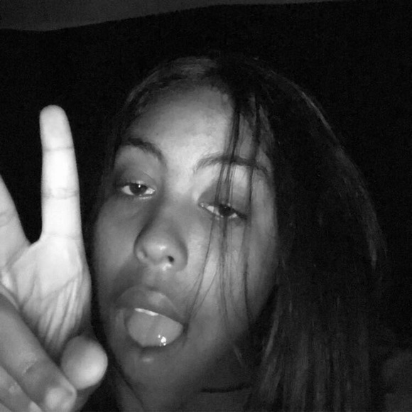 Profile Picture of Ariel Reed (@arielreed05) on Poshmark