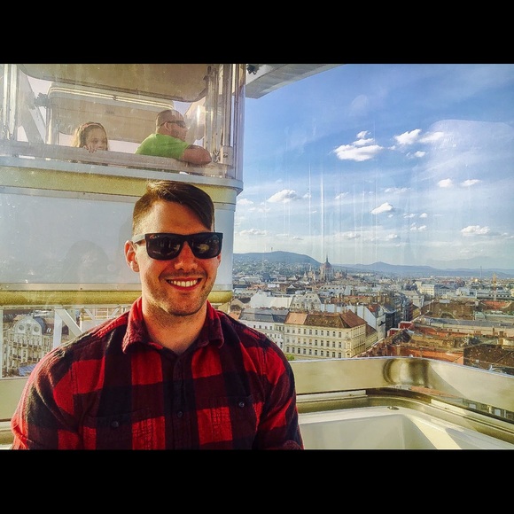 Profile Picture of Joseph Gates (@josehgates) on Poshmark