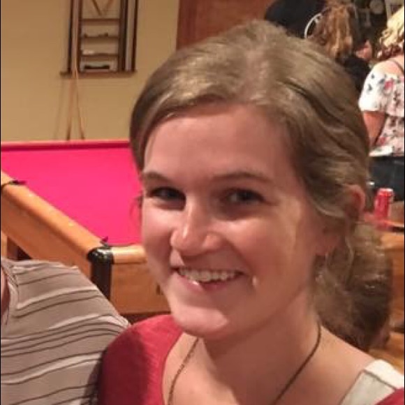 Profile Picture of Sarah Tippie (@stippie) on Poshmark