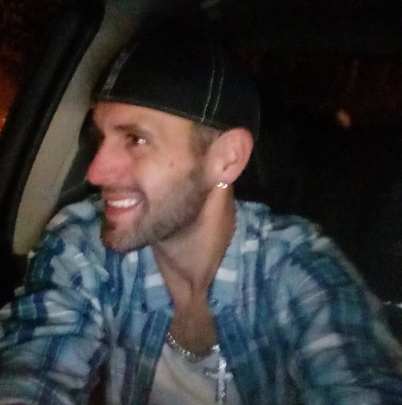 Profile Picture of Brad Frye (@brad_frye) on Poshmark