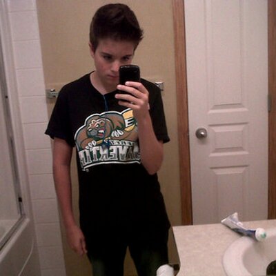 Profile Picture of Taylor Hoffmann (@LaxLife19) on Twitter