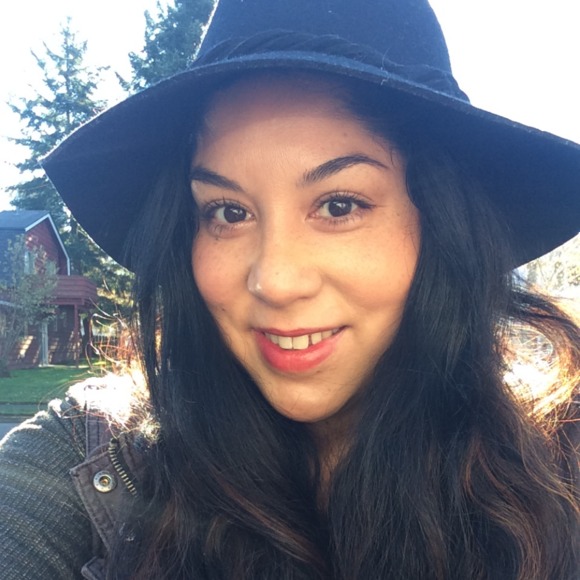 Profile Picture of Elena Lacuesta (@elenamoonstar) on Poshmark