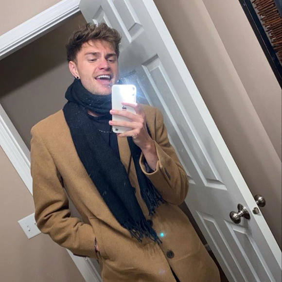 Profile Picture of Chase Hamilton (@chaselhamilton) on Poshmark