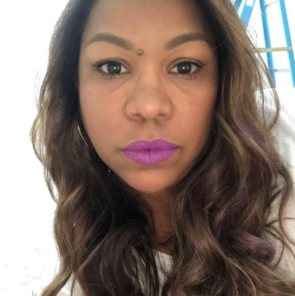 Profile Picture of Vianel Almanzar (@vialmanzar) on Poshmark