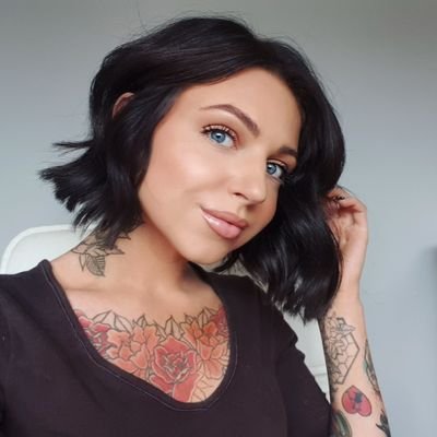 Profile Picture of 𝕭𝖊𝖈𝖐 (@Becky_Collett) on Twitter