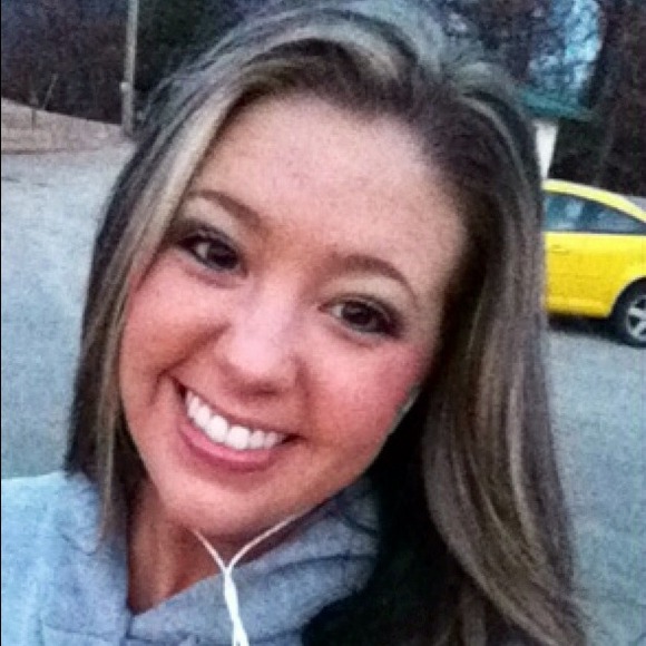 Profile Picture of Danielle Macon (@danimacon09) on Poshmark