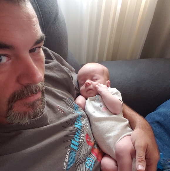 Profile Picture of Chris Robertson (@car99r) on Poshmark