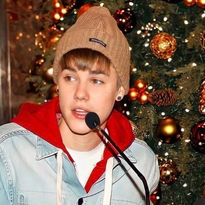 Profile Picture of Double Negative (@JustinChanges_) on Twitter