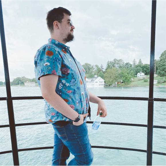 Jeremy Franson - Poshmark Profile Picture of Jeremy Franson (@coolchef93) on Poshmark