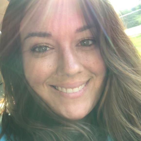 Profile Picture of Kristin Chapron (@kristinchapron) on Poshmark